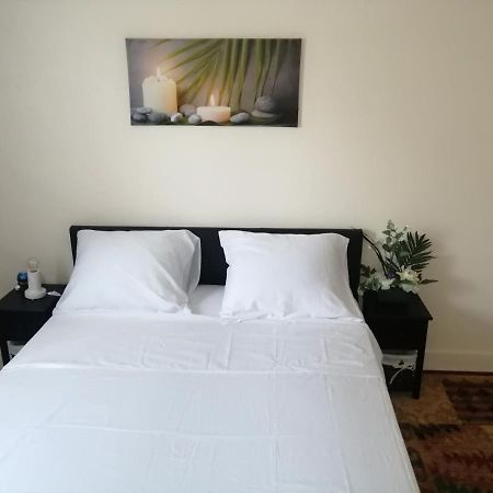 Chambre Dans Appartement A Ніор Екстер'єр фото