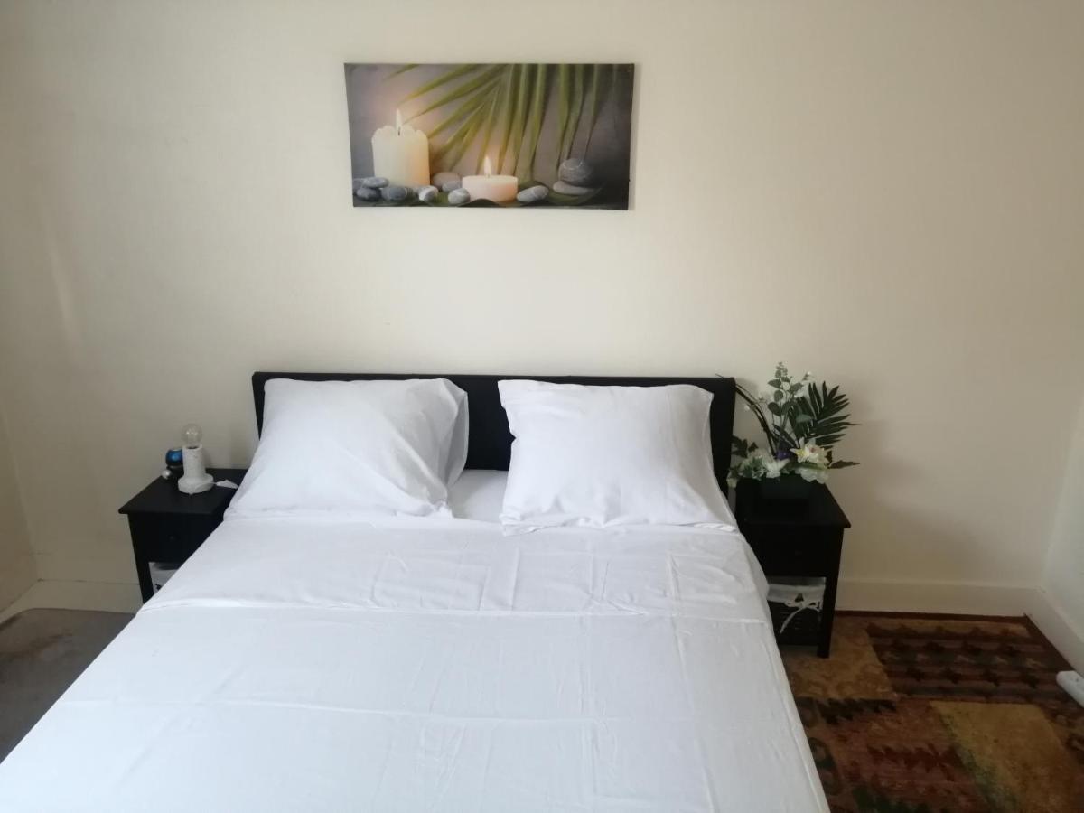 Chambre Dans Appartement A Ніор Екстер'єр фото