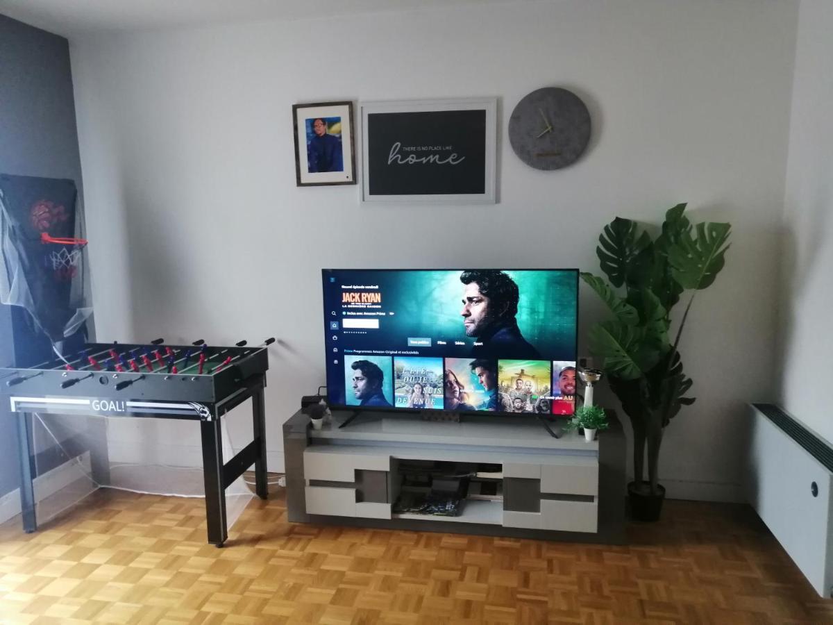 Chambre Dans Appartement A Ніор Екстер'єр фото