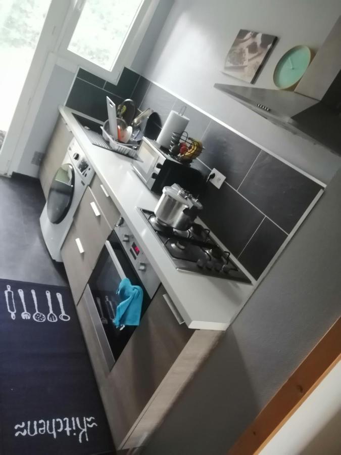 Chambre Dans Appartement A Ніор Екстер'єр фото