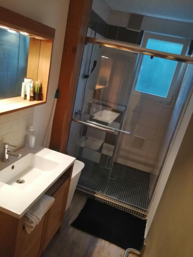 Chambre Dans Appartement A Ніор Екстер'єр фото
