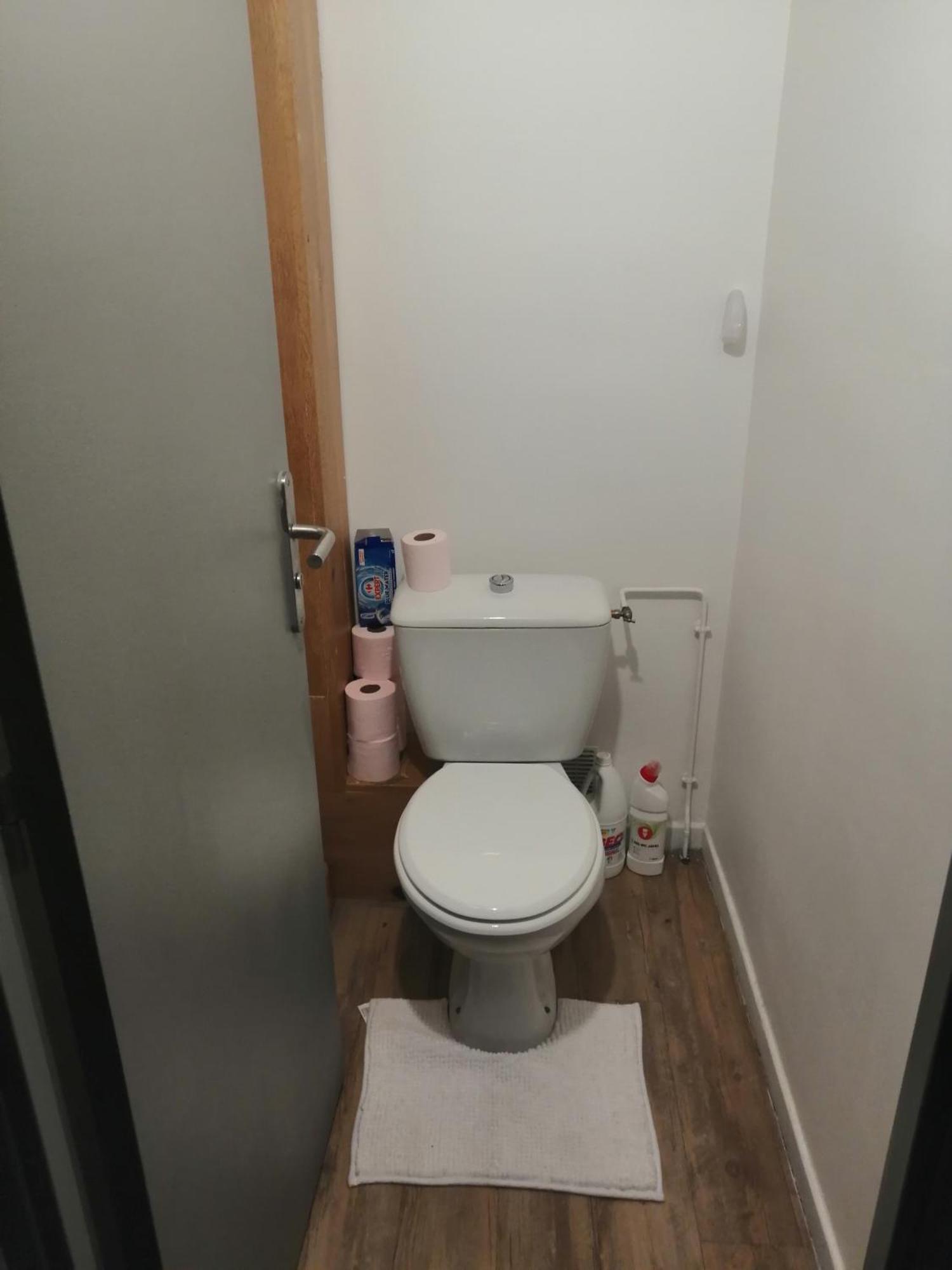 Chambre Dans Appartement A Ніор Екстер'єр фото