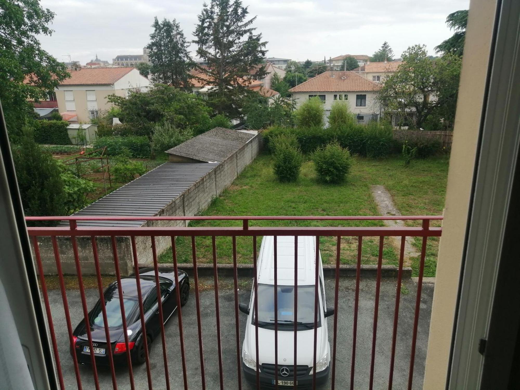 Chambre Dans Appartement A Ніор Екстер'єр фото